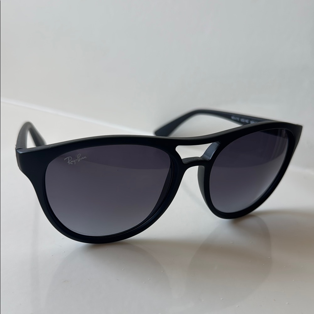 Ray-Ban RB4170 Dark Frame Sunglasses with Case NEW